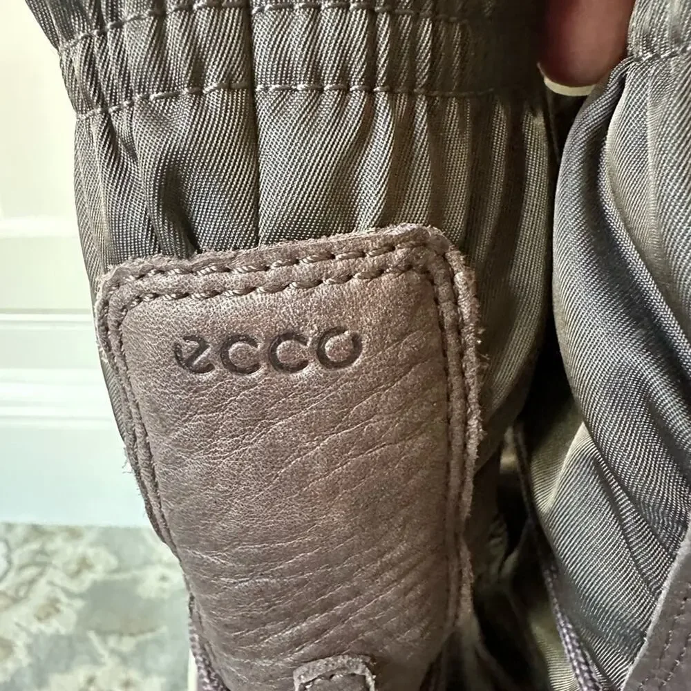 Ecco snow boots, women’s, size 5